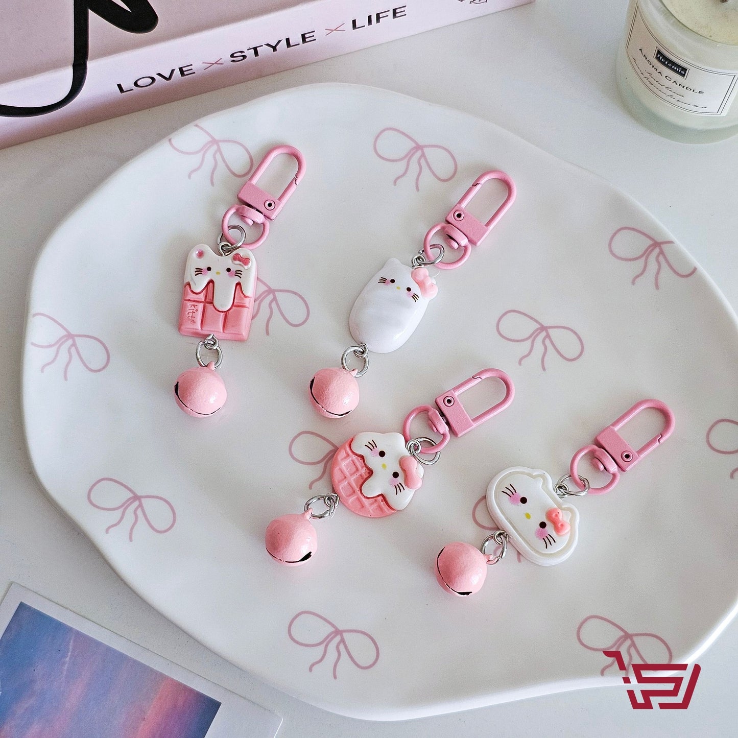 مدالية هيلو  كيتي