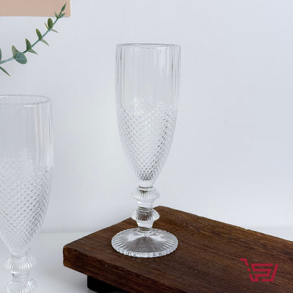 كأس زجاج منقوش