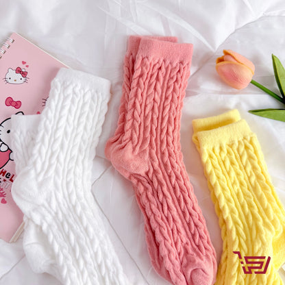 جواريب طويلة منسوجة