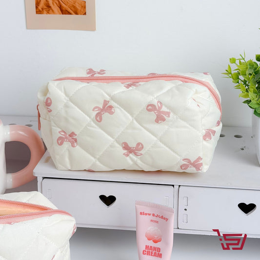 محفظة مكياج بطبعات مختلفة