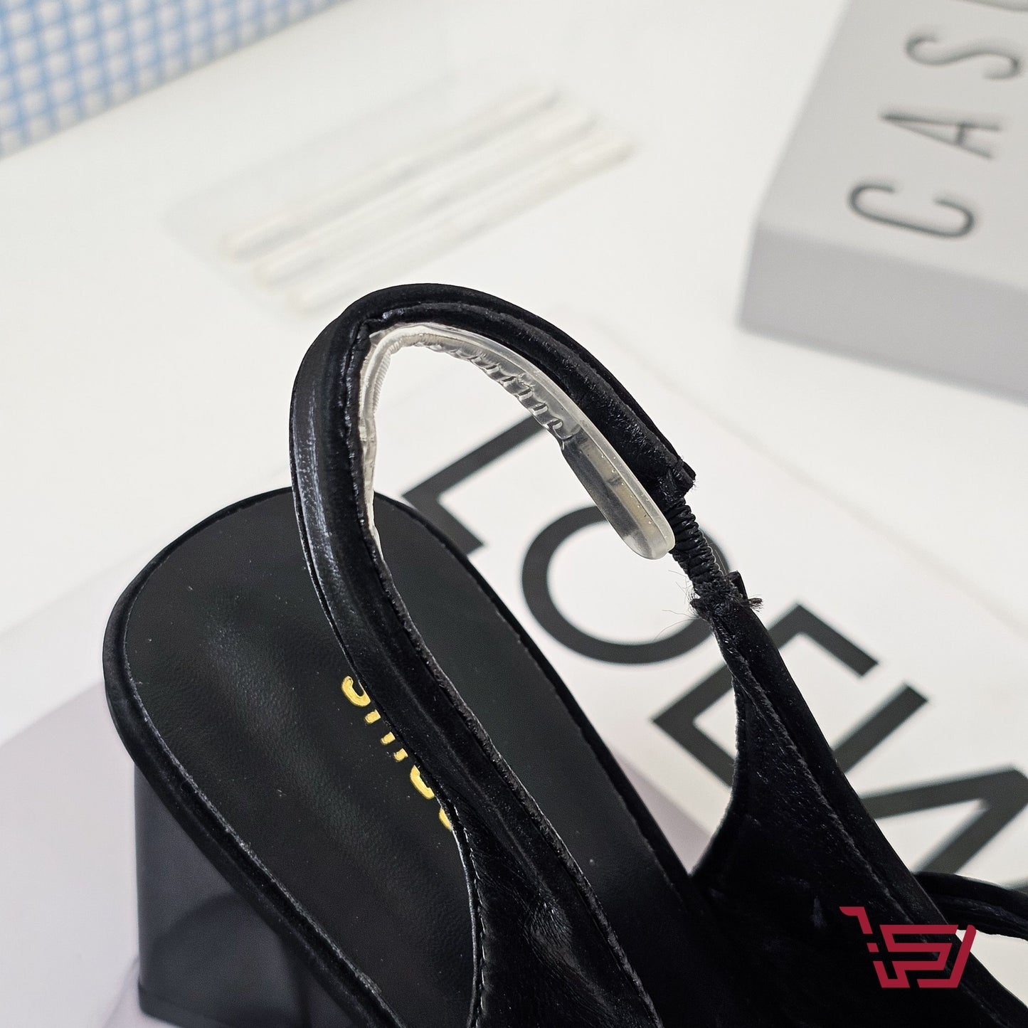 لاصقات من السيليكون لمنع الاحتكاك بالقدم