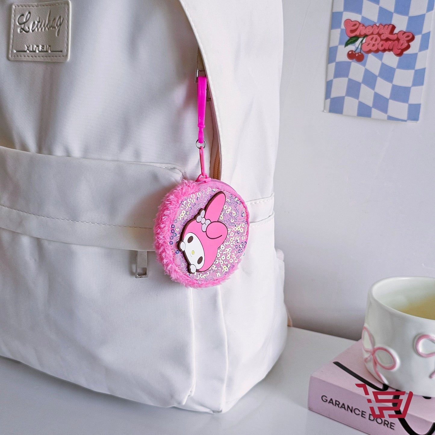 مدالية ومحفظة صغيرة بشخصيات سانريو