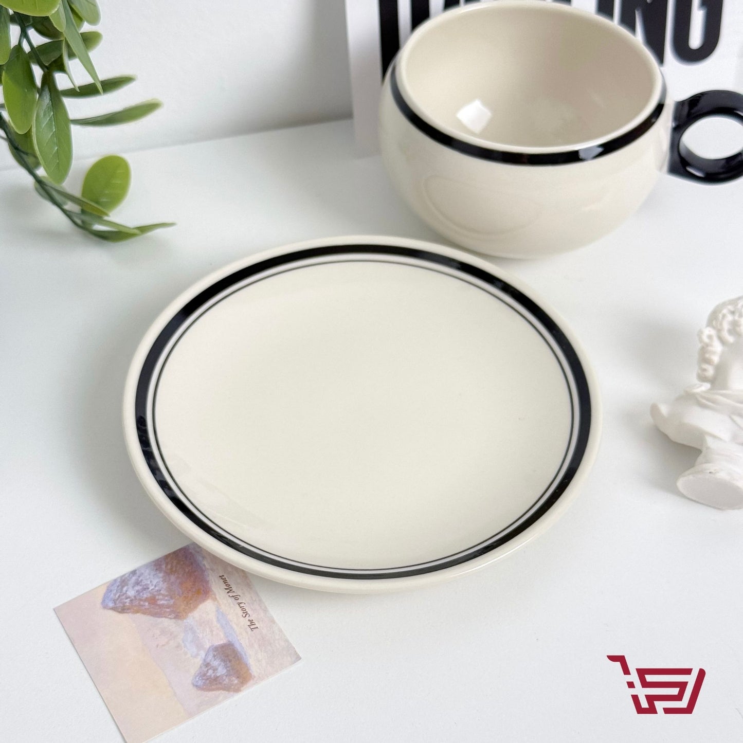 كوب سيراميك صغير مع صحن