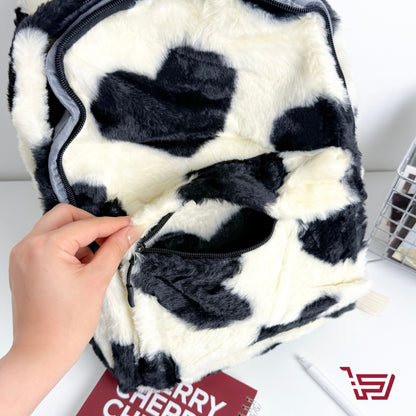 حقيبة ظهر فرو منقطة