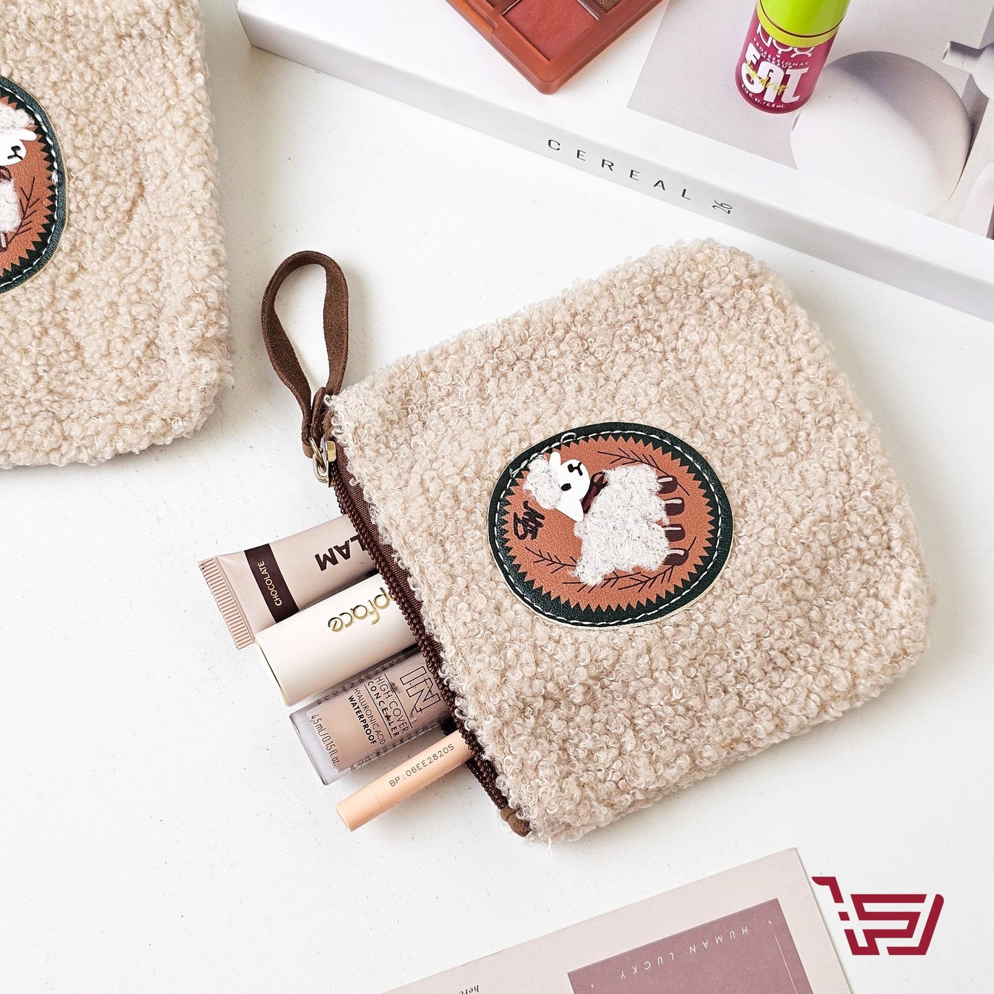 محفظة مكياج صوف صغيرة