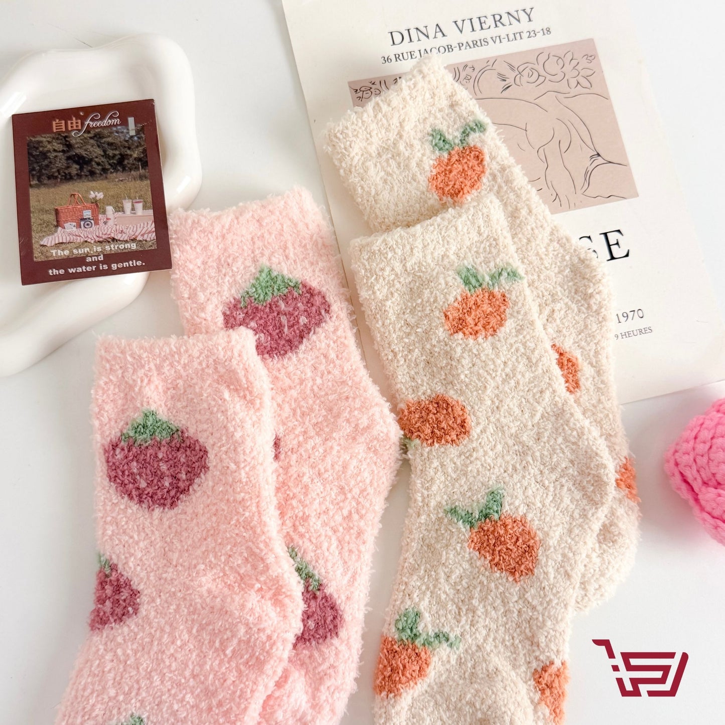 جواريب بطبعات الفاكهة