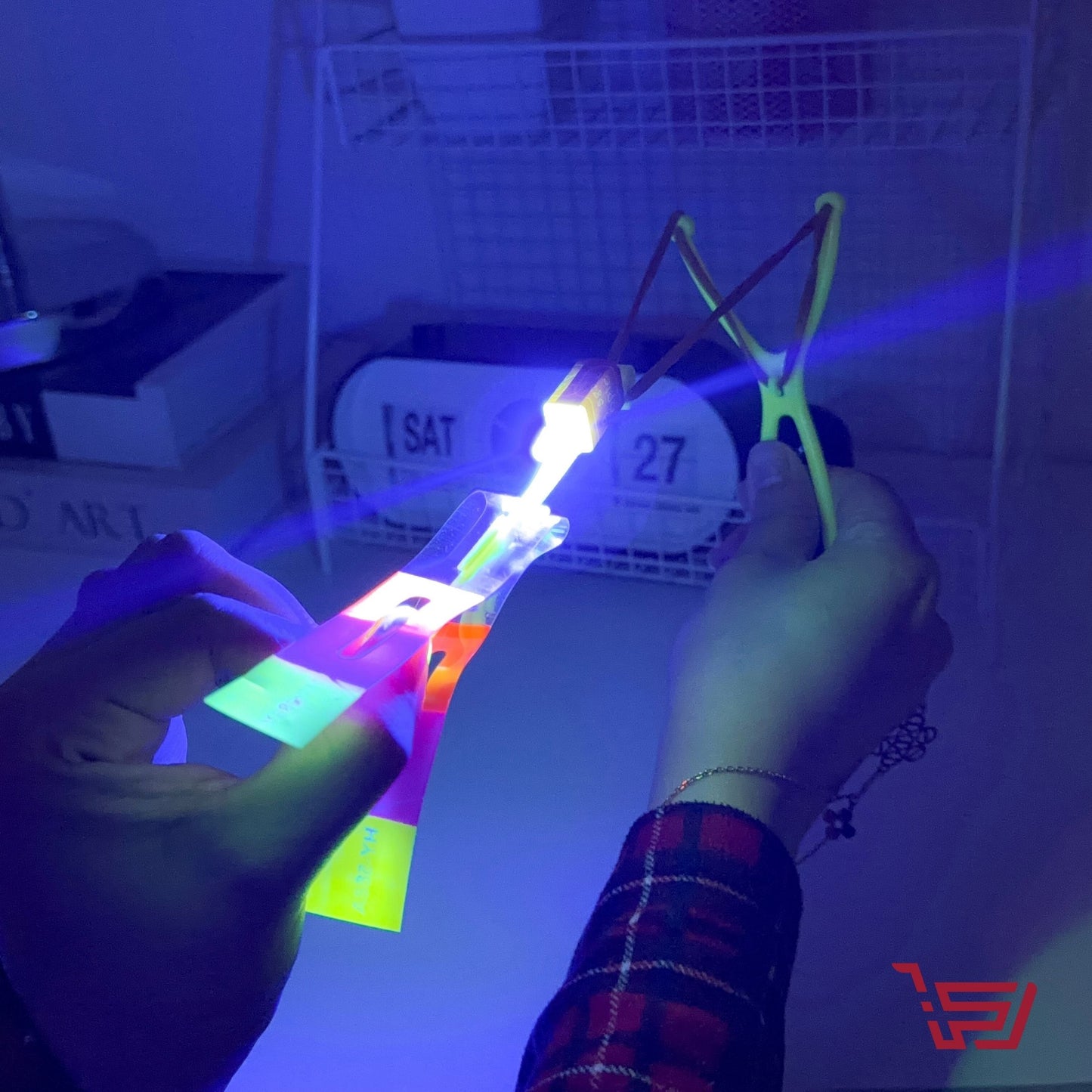 لعبة السهام المضيئة