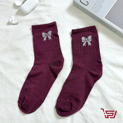 سيت جواريب مخططة وفيونكات