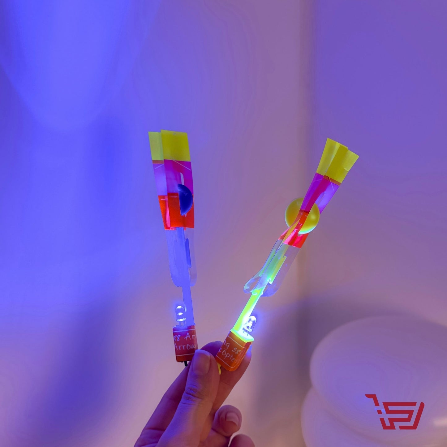 لعبة السهام المضيئة