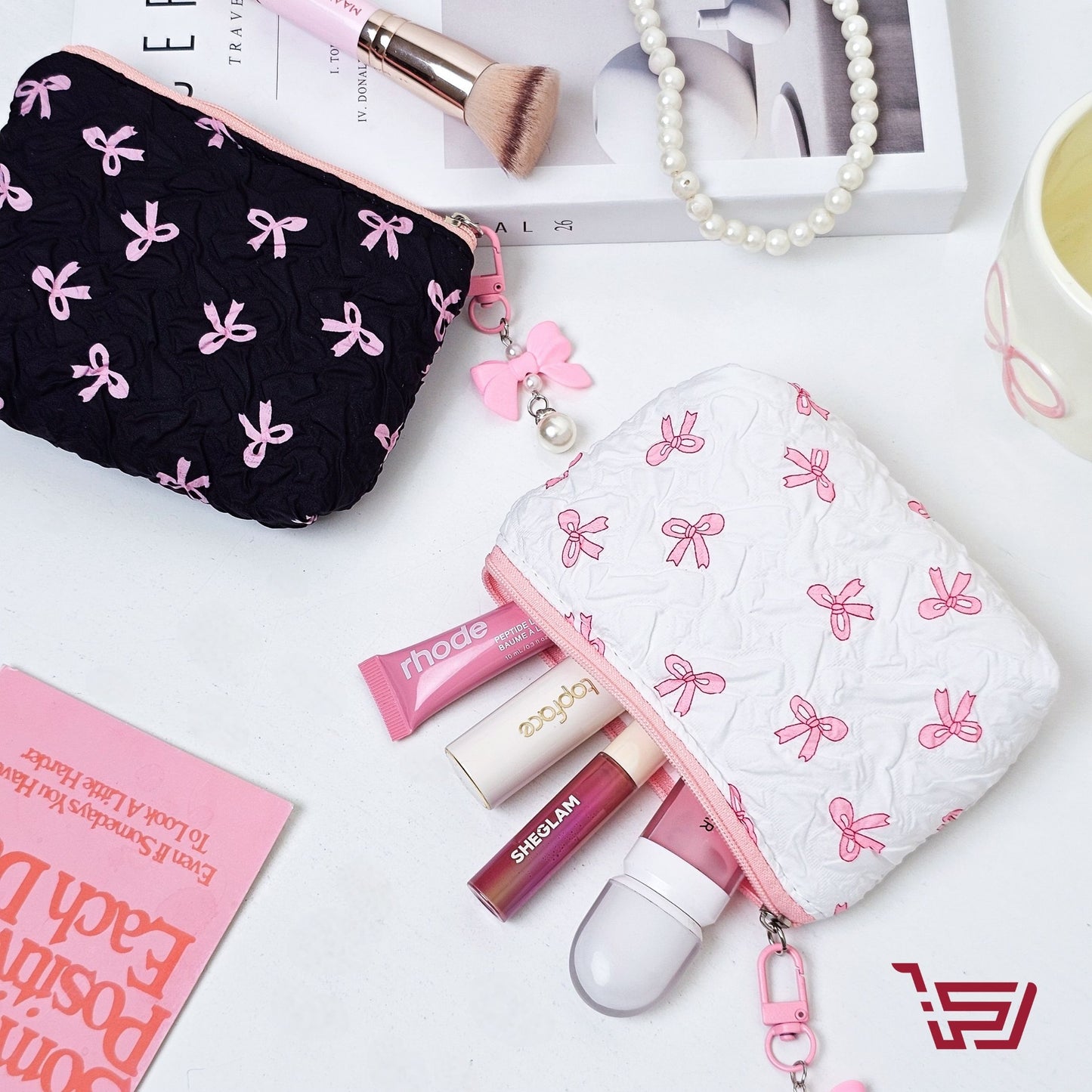 محفظة مكياج بطبفات الفيونكة