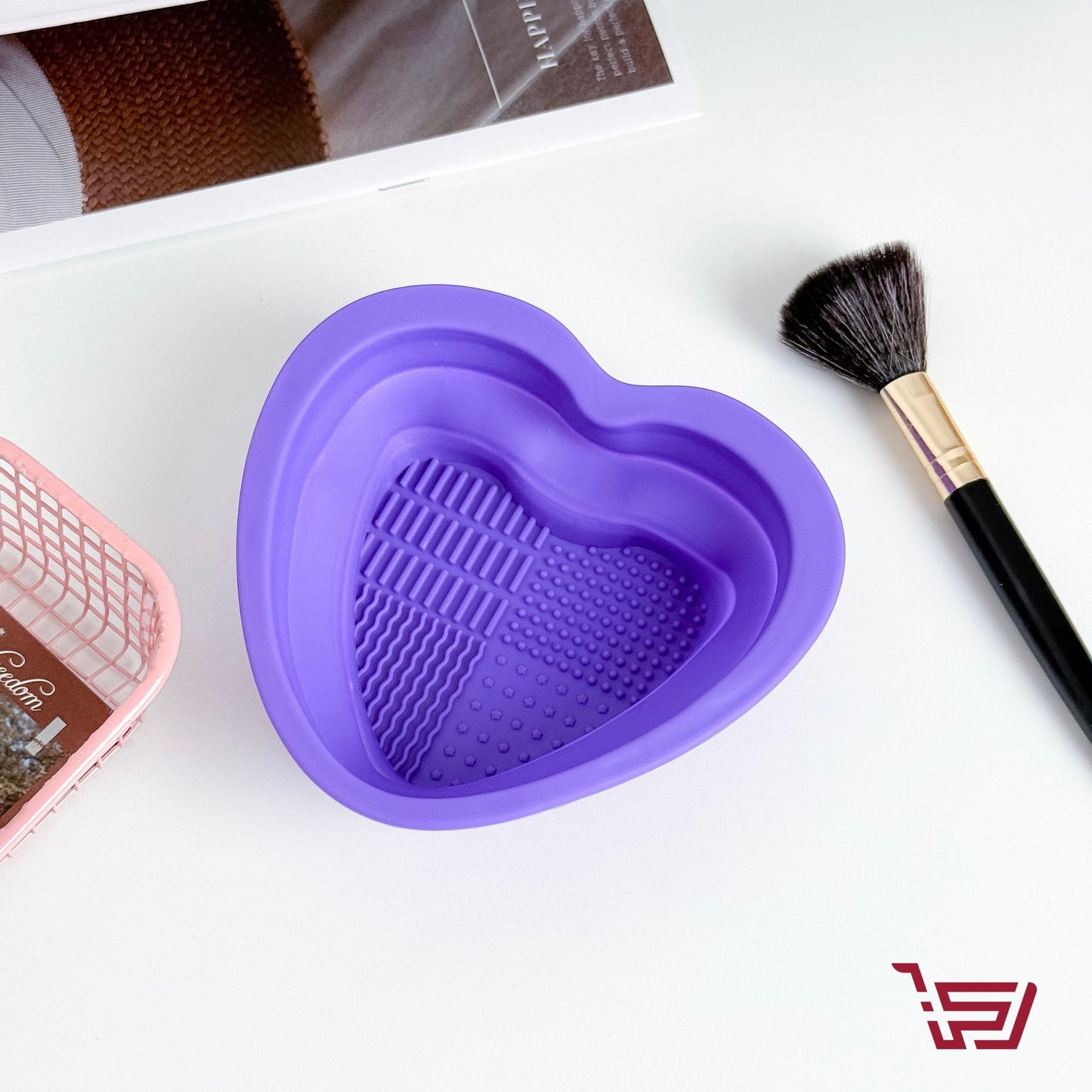 وعاء قابل للطي لتنظيف فرش المكياج