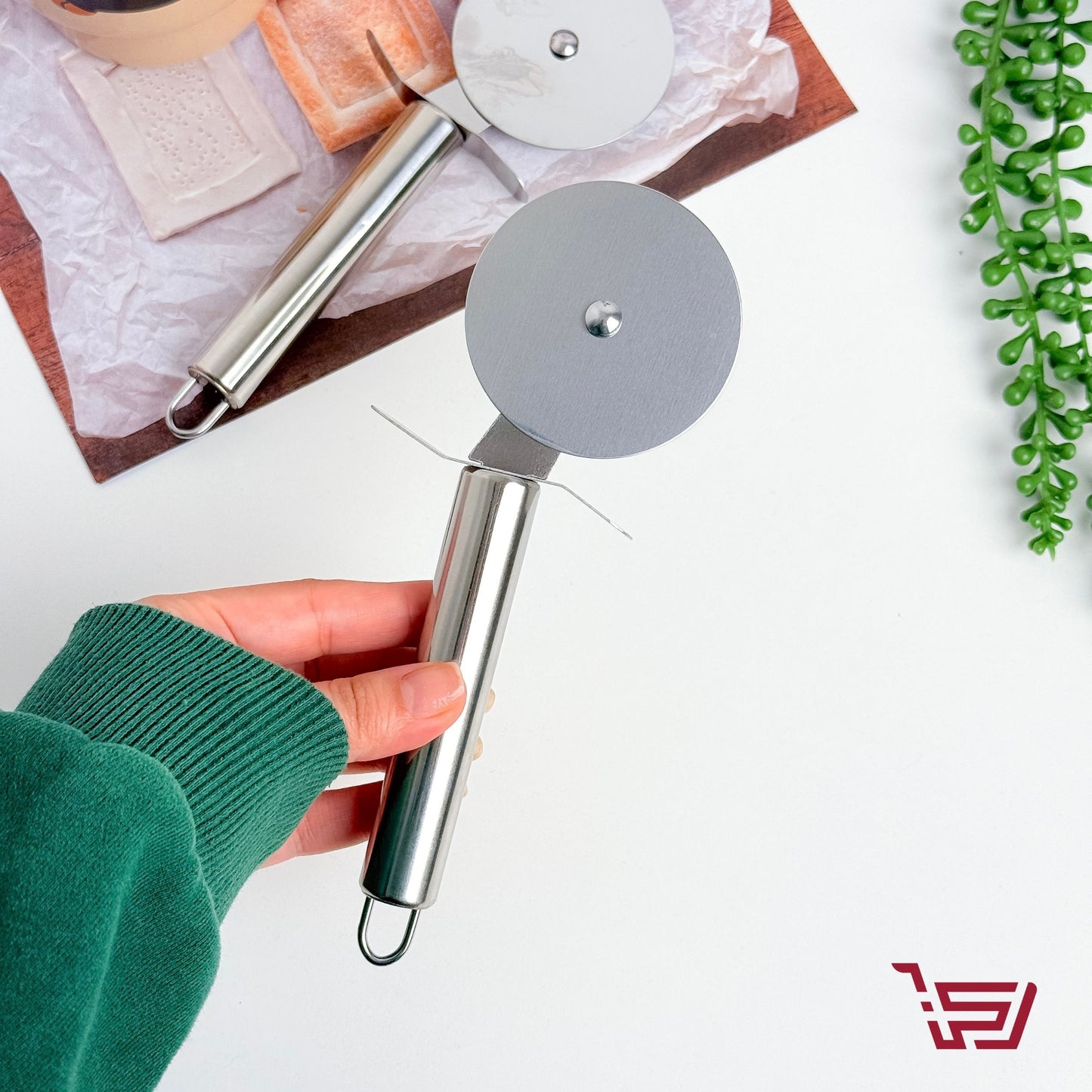 اداة تقطيع البيتزا