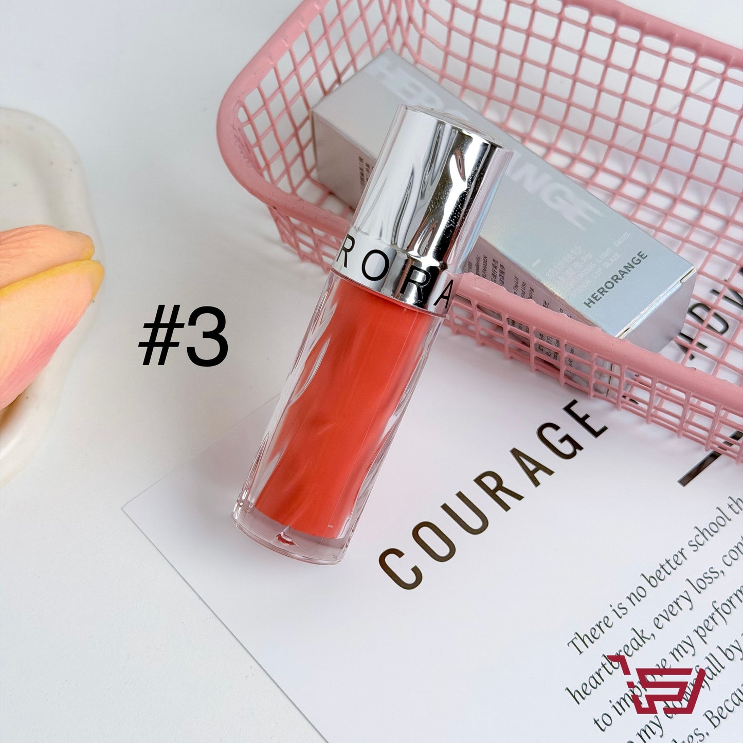 Lip gloss واحمر شفاه