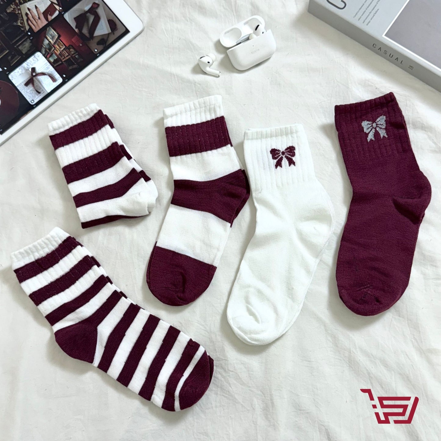 سيت جواريب مخططة وفيونكات