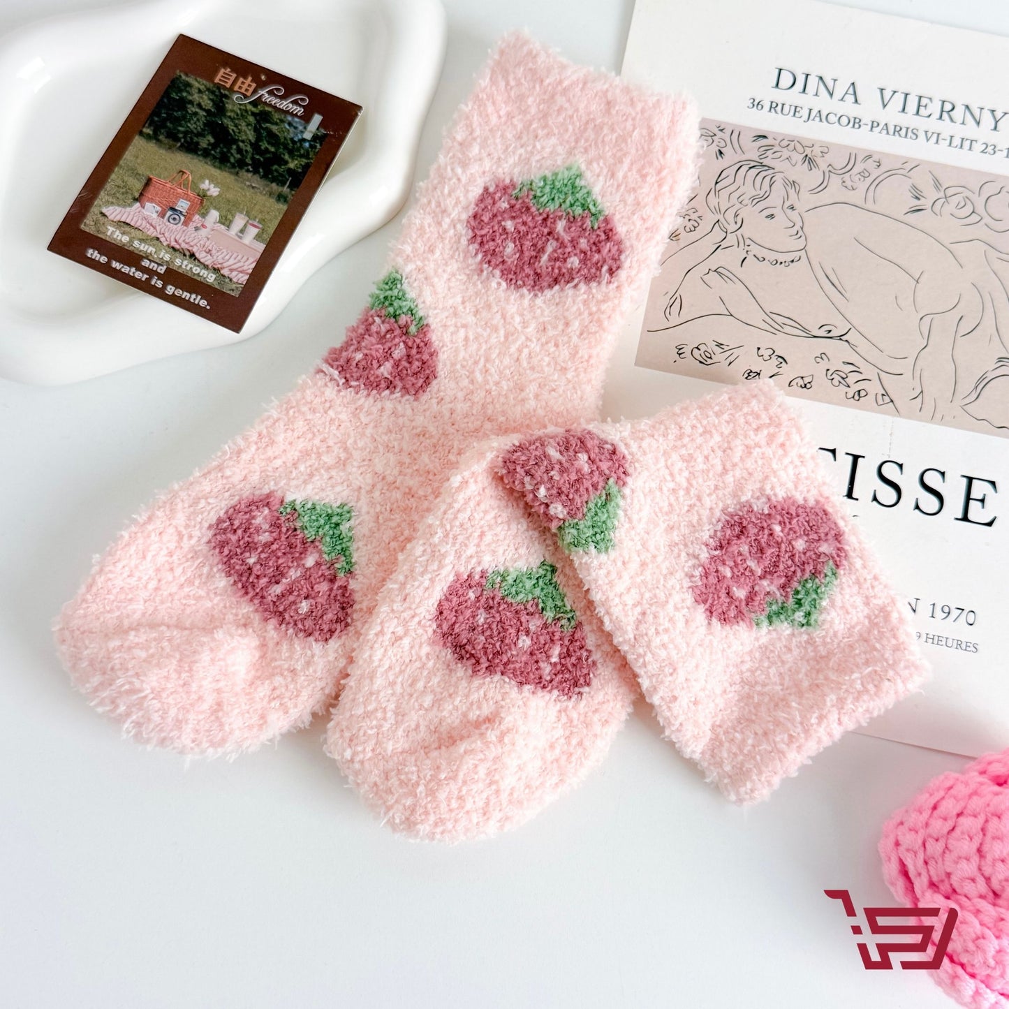 جواريب بطبعات الفاكهة