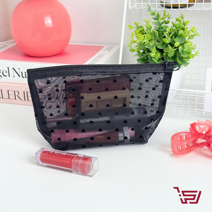 محفظة مكياج بنقشات القلوب