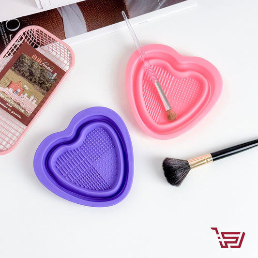 وعاء قابل للطي لتنظيف فرش المكياج