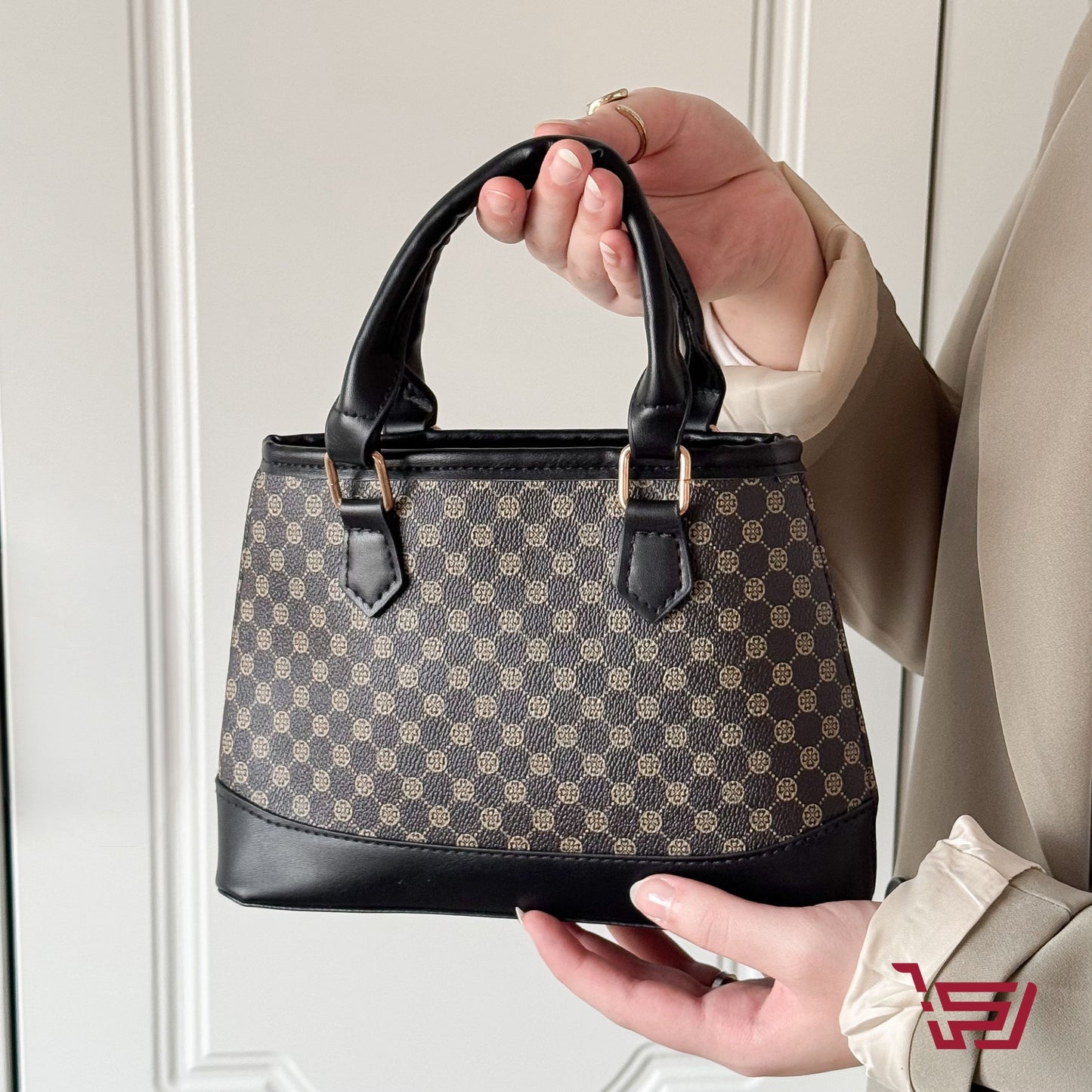 حقيبة كتف جلد صغيرة  نسائية