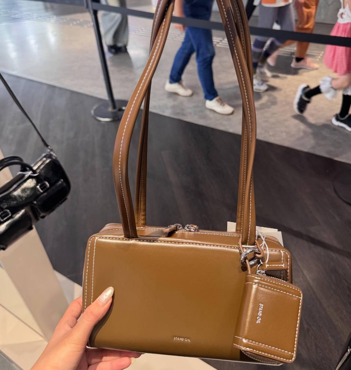 حقيبة كتف جلد مع محفظة