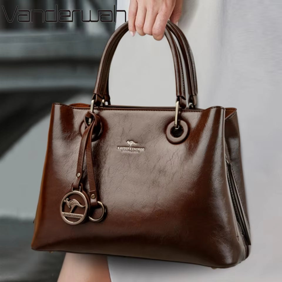 حقيبة جلد مع حزام