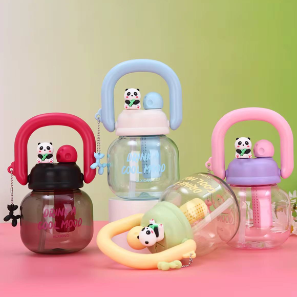 مطارة بلاستك للاطفال مع قصبة ومصفي