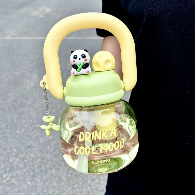 مطارة بلاستك للاطفال مع قصبة ومصفي