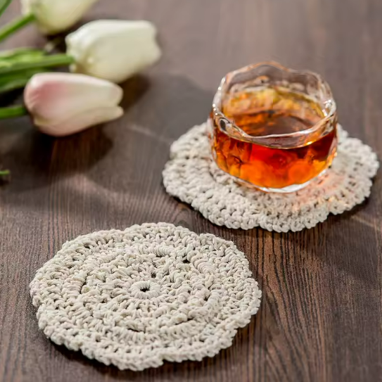 مفرش كوب حياكة بتصميم الزهور