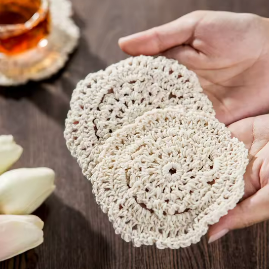 مفرش كوب حياكة بتصميم الزهور