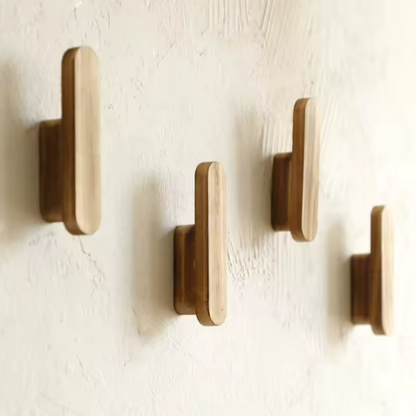 تعليقة ملابس خشب