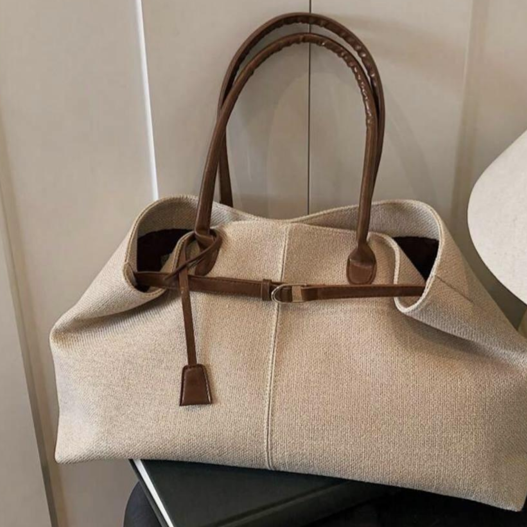 حقيبة يد كبيرة