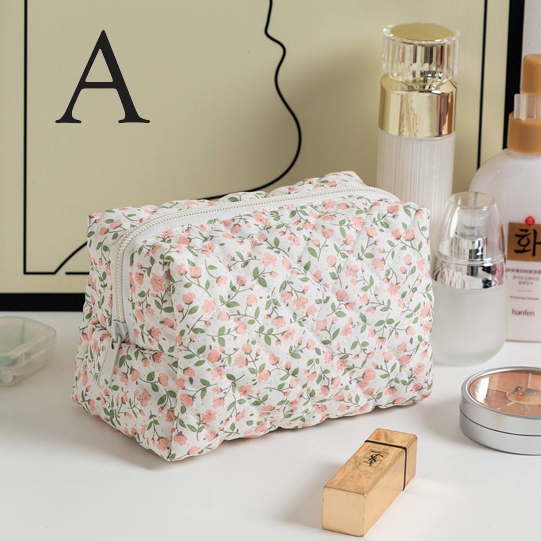 محفظة مكياج بطبعات مختلفة