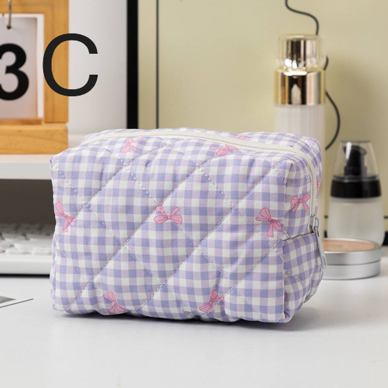 محفظة مكياج بطبعات مختلفة