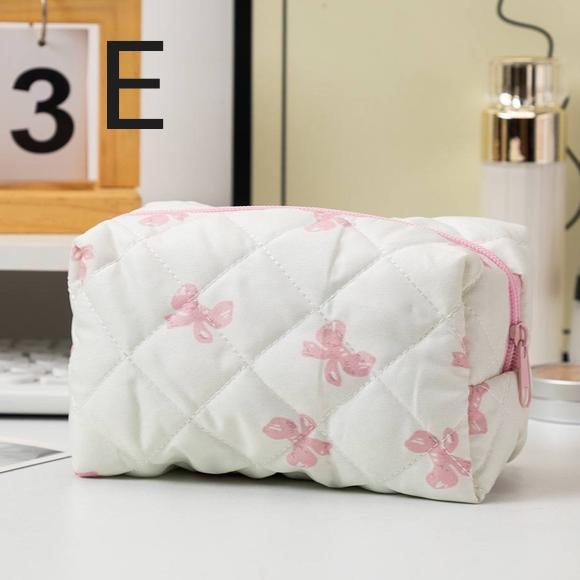 محفظة مكياج بطبعات مختلفة