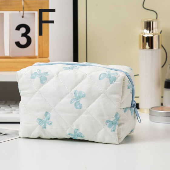 محفظة مكياج بطبعات مختلفة