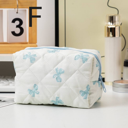 محفظة مكياج بطبعات مختلفة