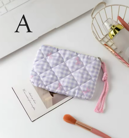 محفظة كوزمتك بأشكال مختلفة