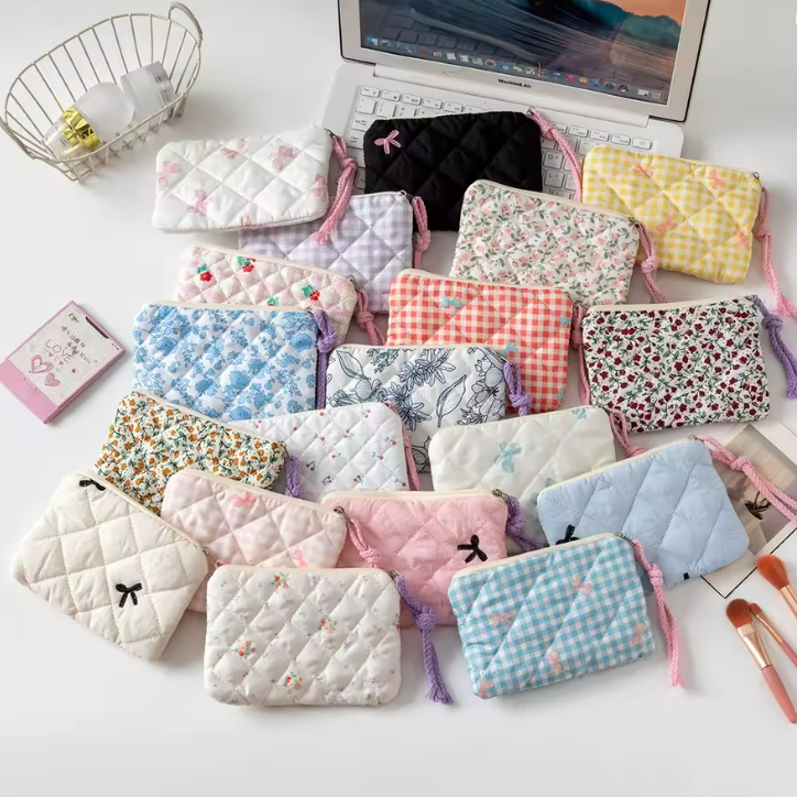 محفظة كوزمتك بأشكال مختلفة