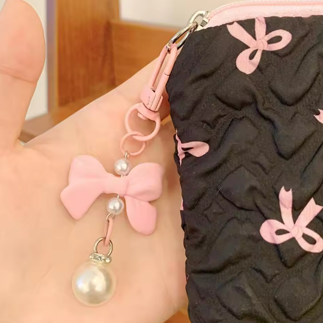 محفظة مكياج بطبفات الفيونكة