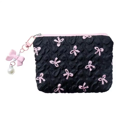 محفظة مكياج بطبفات الفيونكة