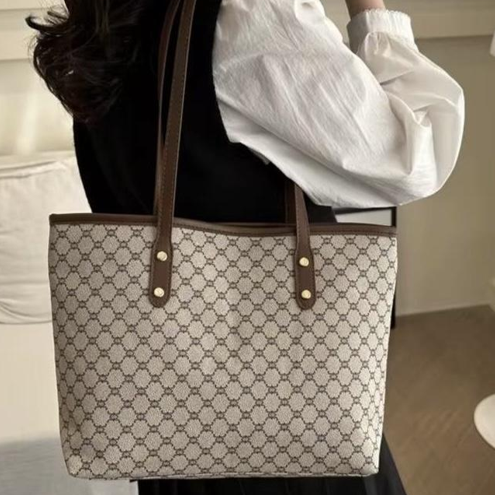 حقيبة يد وكتف