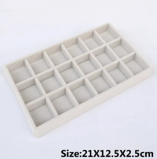 علبة مجوهرات بتقسيمات عديدة