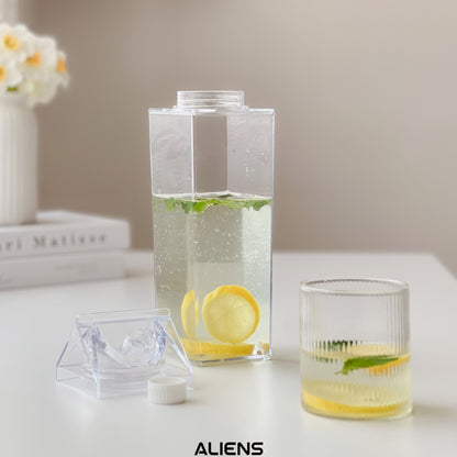 حافظة سوائل بلاستك شفافة