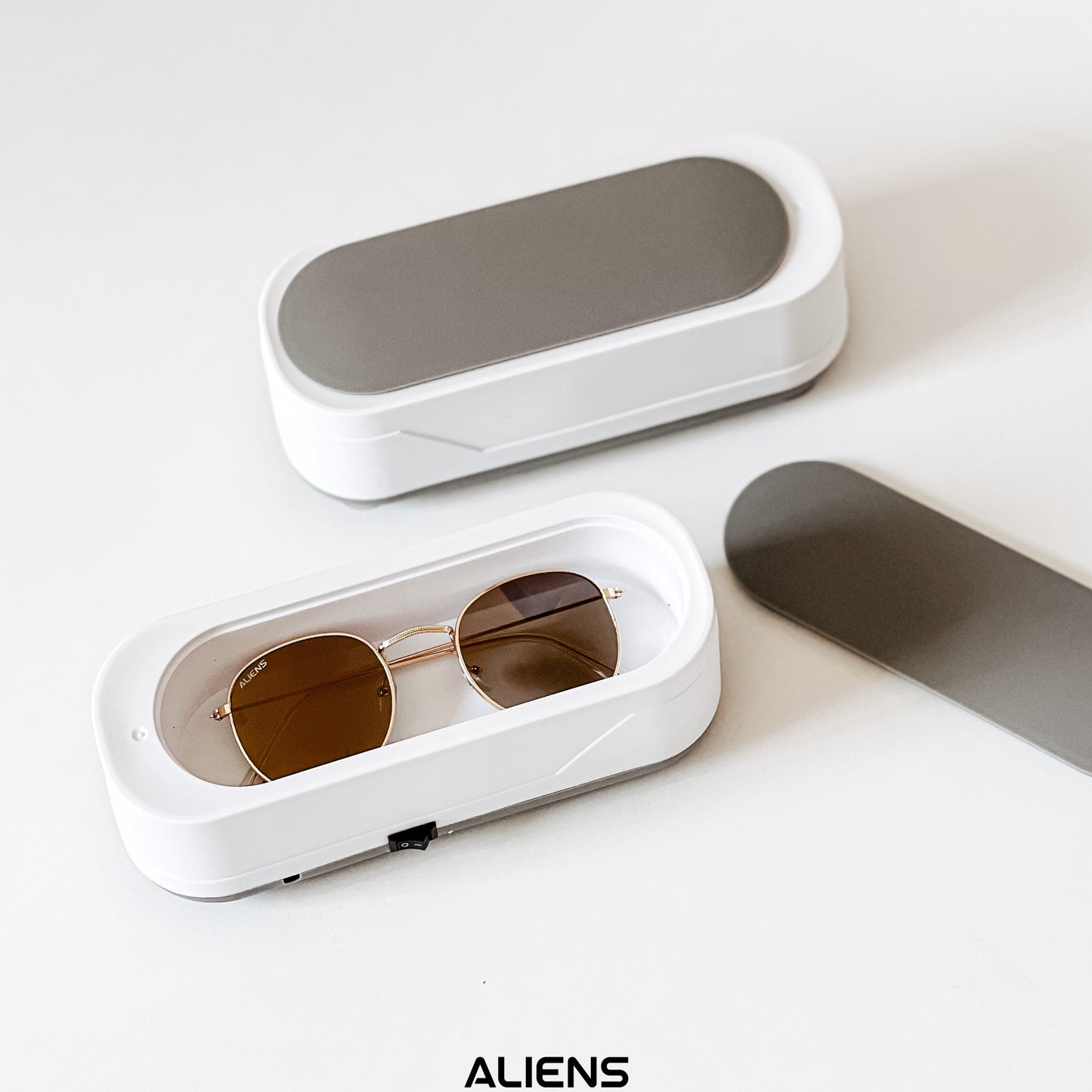 الة تنظيف المجوهرات والنظارات