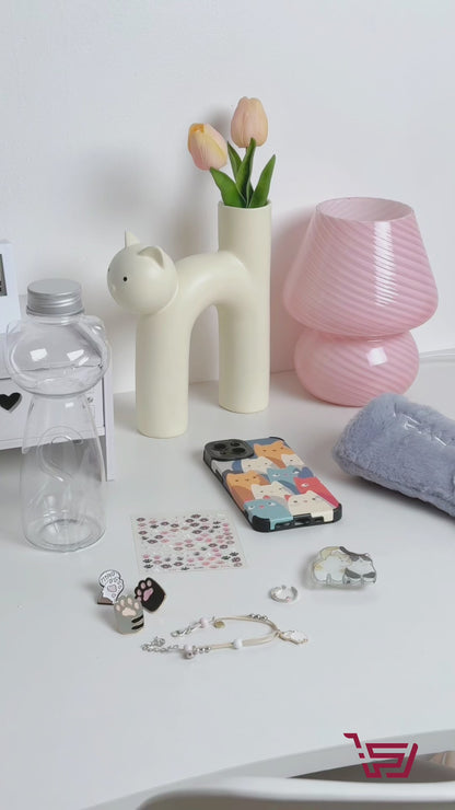 مسكة موبايل القطط