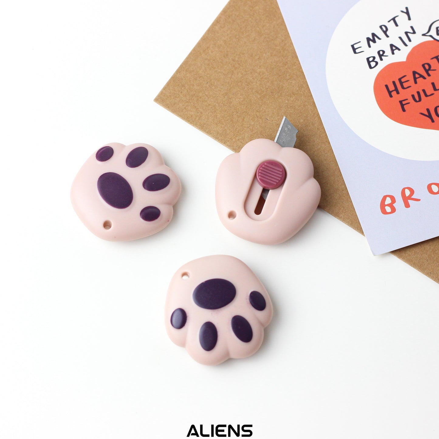 شفرة صغيرة cat paw